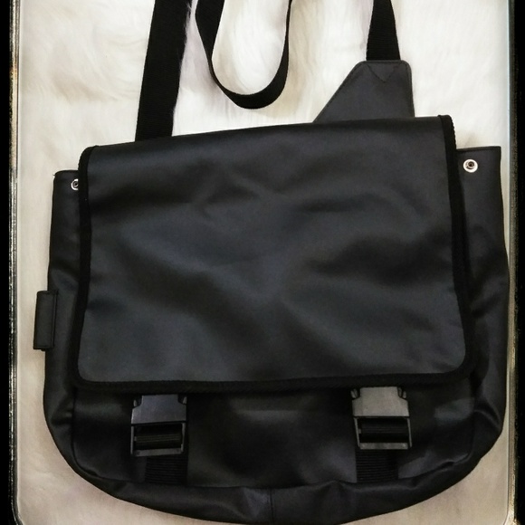 Handbags - True Vintage Messenger Bag + Pom Charger Set